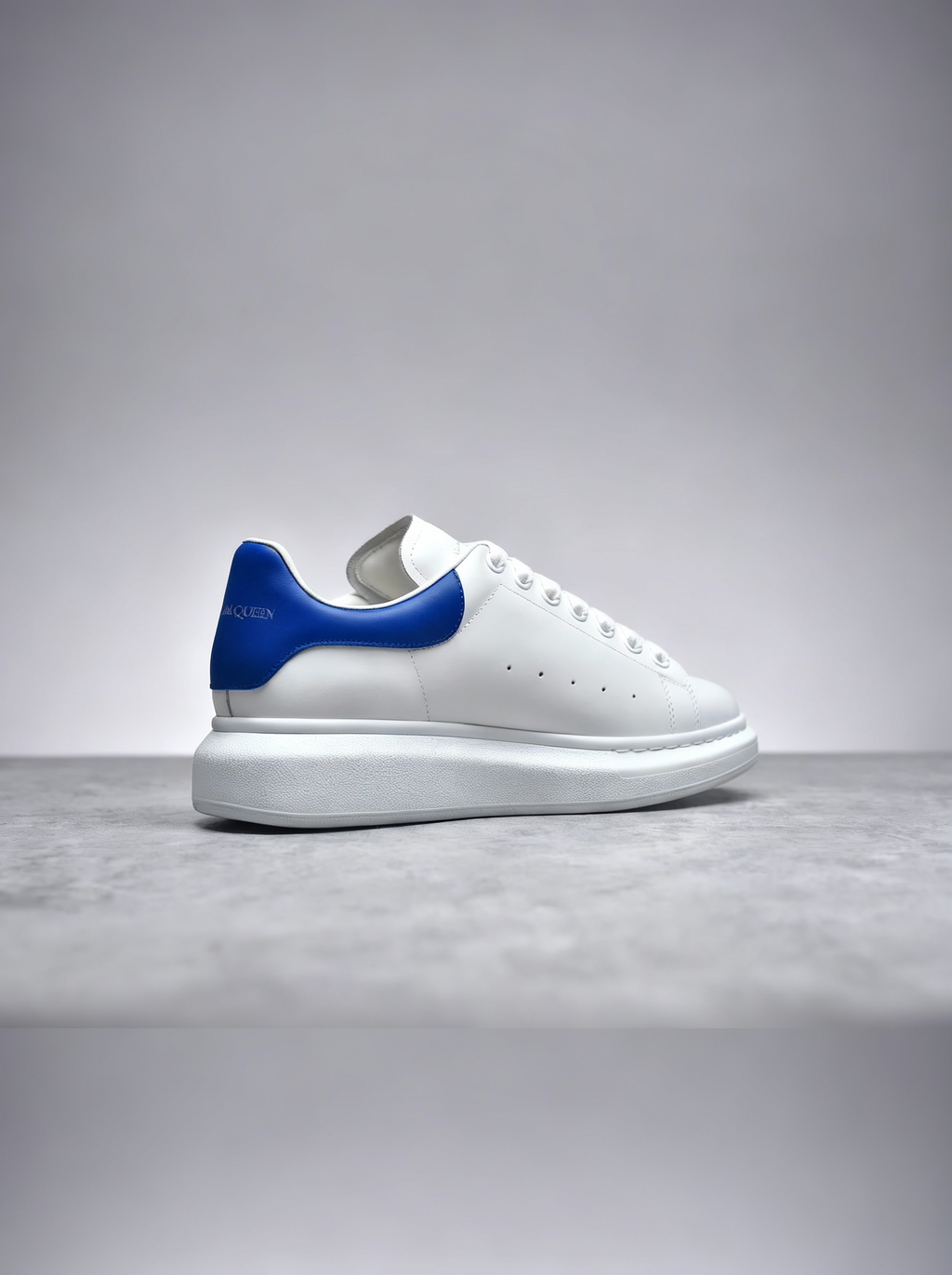 Royal Avenue Oversized Sneakers – White & Navy | Ducas Boutique
